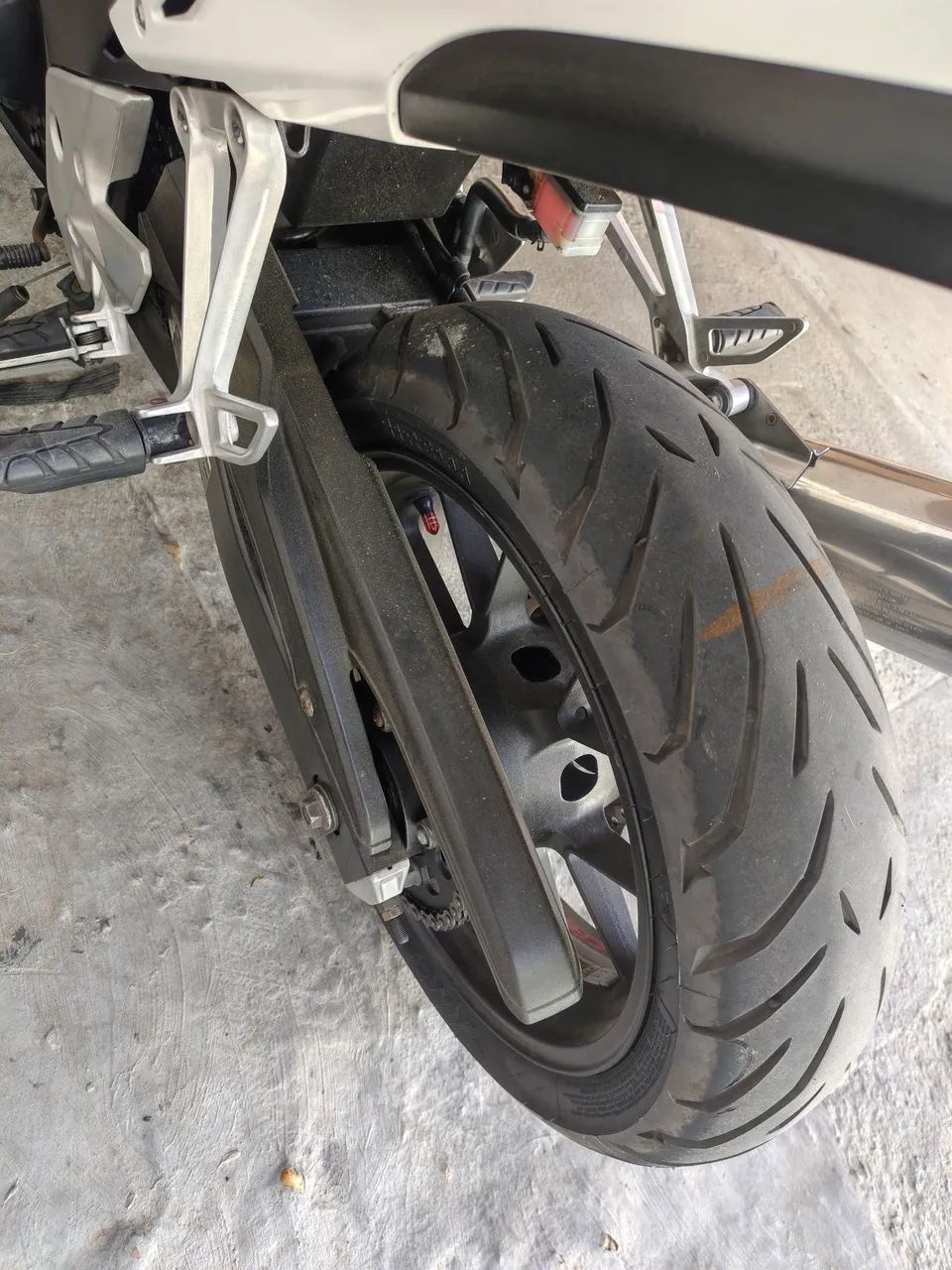 HONDA CBR 500R 2014 BEM CONSERVADA! - Foto 4