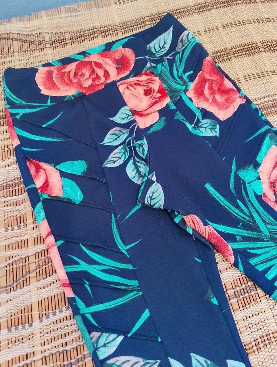 Calça estampada flare boca de sino - Foto 2