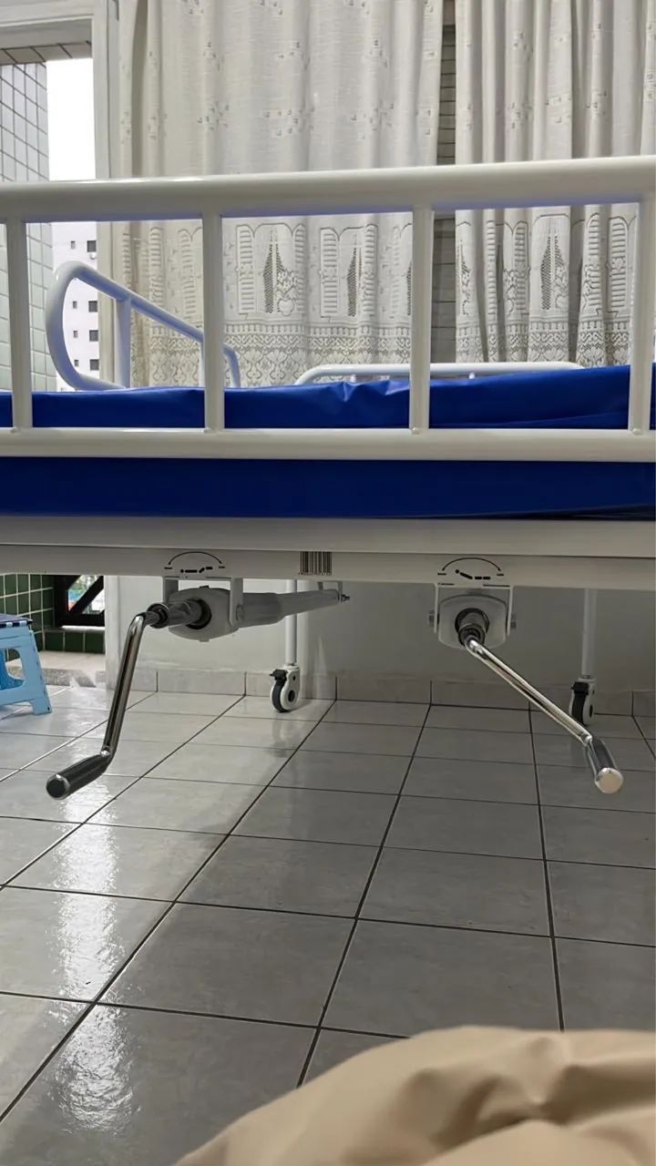 Cama Hospitalar Dellamed com Colchão e Grades - Foto 5