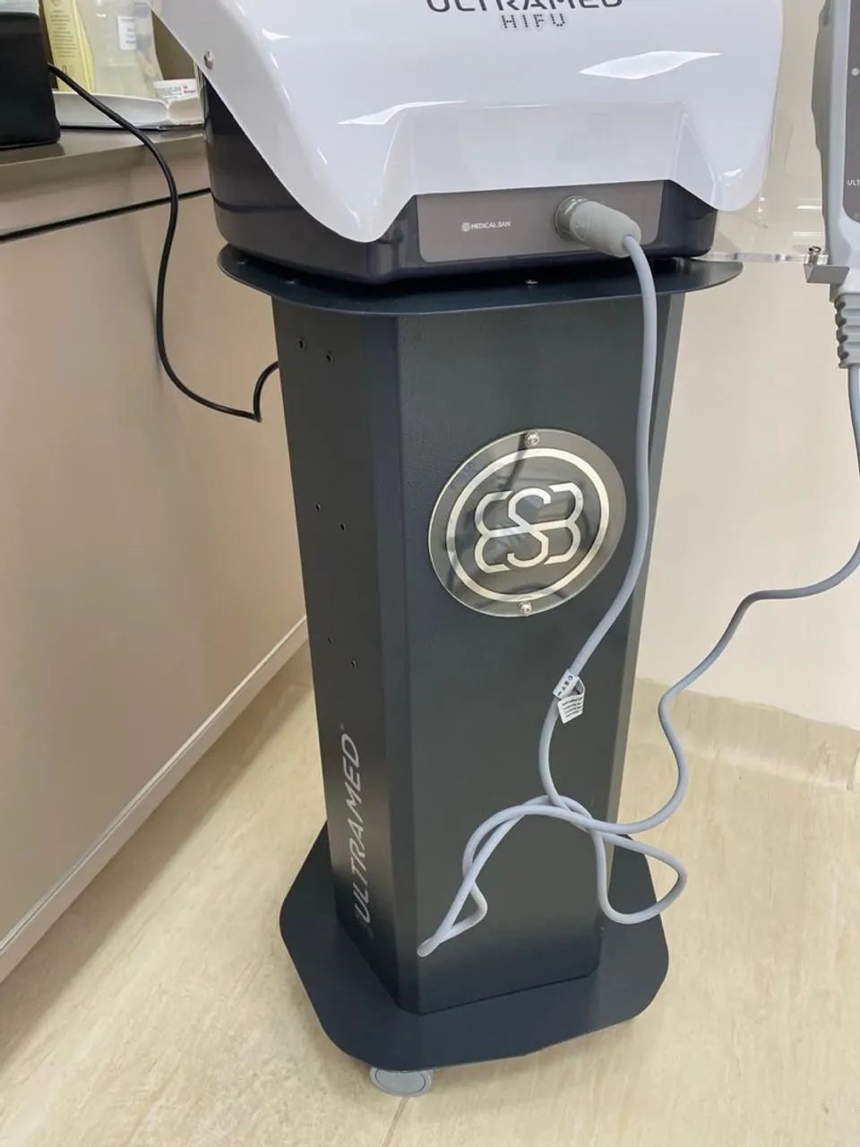 Vendo aparelho de ultrassom microfocado e macrofocado  - Foto 4