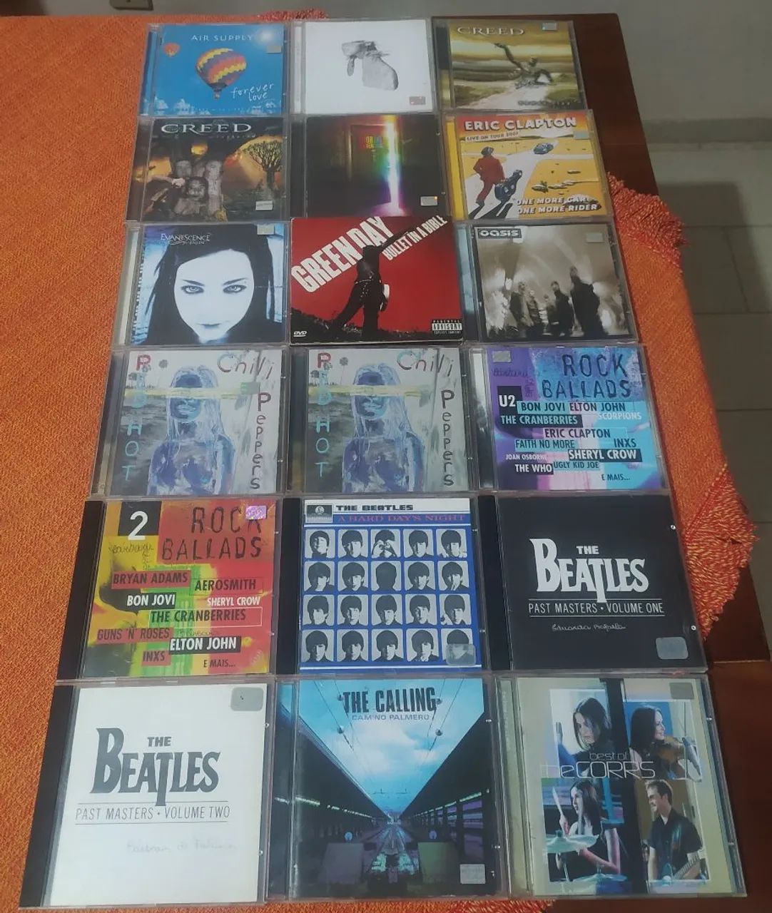 Vendo coleção de CDs originais (pop/rock).