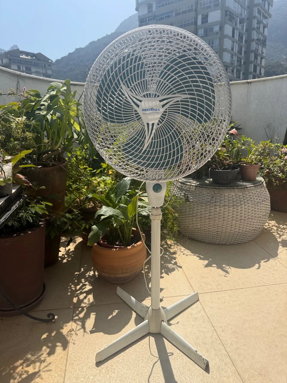 Ventilador de pé Britânia 
