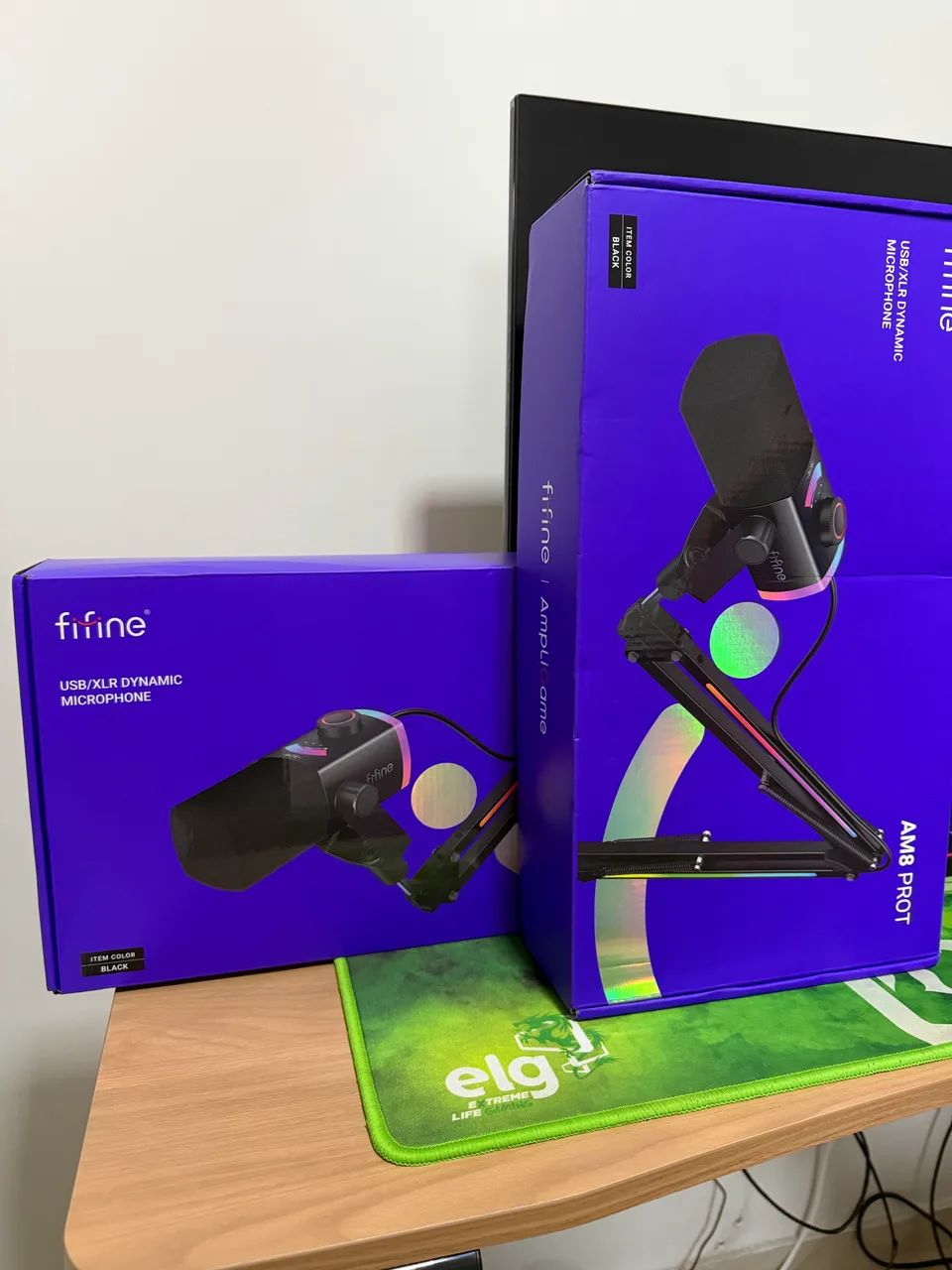 Microfone Fifine AM8 PROT USB e XLR Completo com Braço - Novo Lacrado?