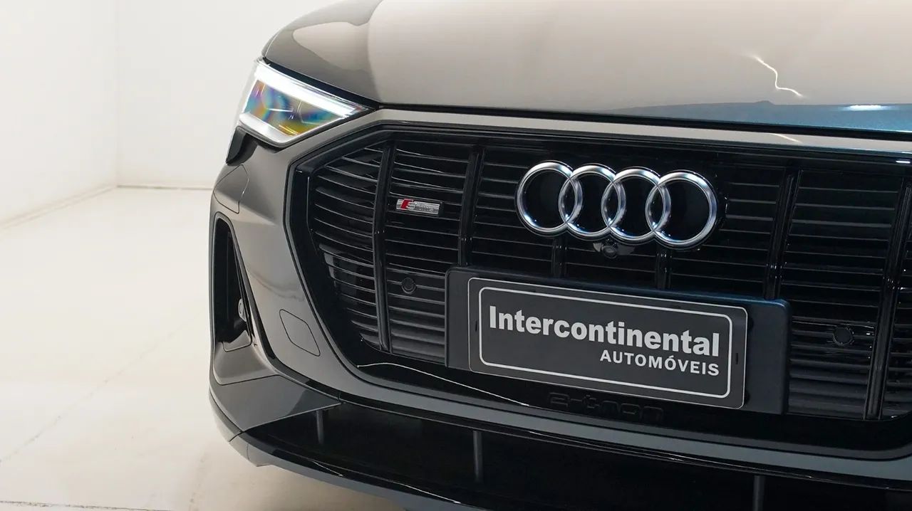 Audi E-Tron Performa. Black Aut. (elétrico) 2022 - Foto 2