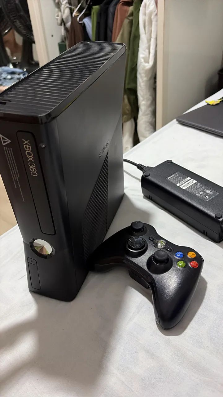 Xbox 360 + Kinect + Controle + 4 jogos 