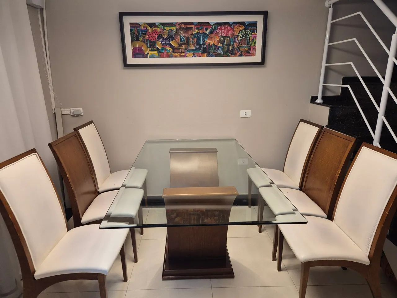 Vendo mesa de vidro com 6 cadeiras - Foto 2