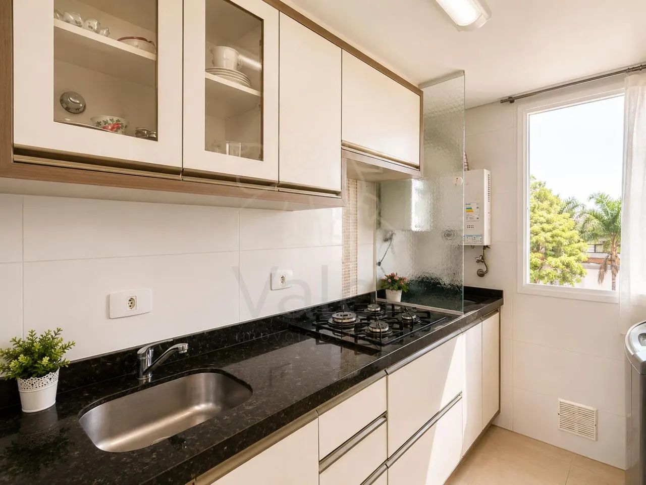Apartamento Mobiliado com 2 Quartos e Vaga no São Francisco - Foto 2