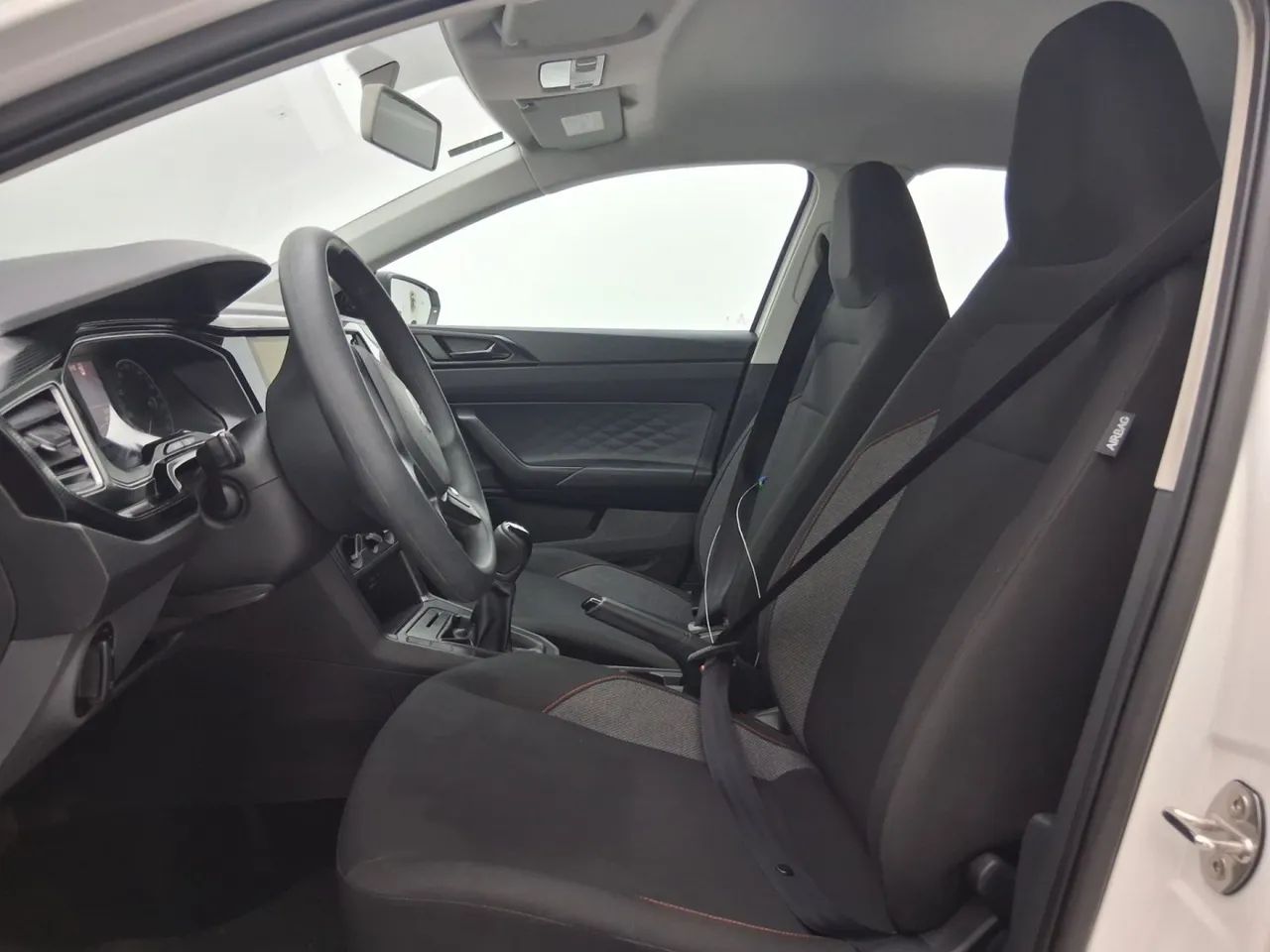 Volkswagen Polo Track 1.0 Flex 12V 5p, foto 16 de 18