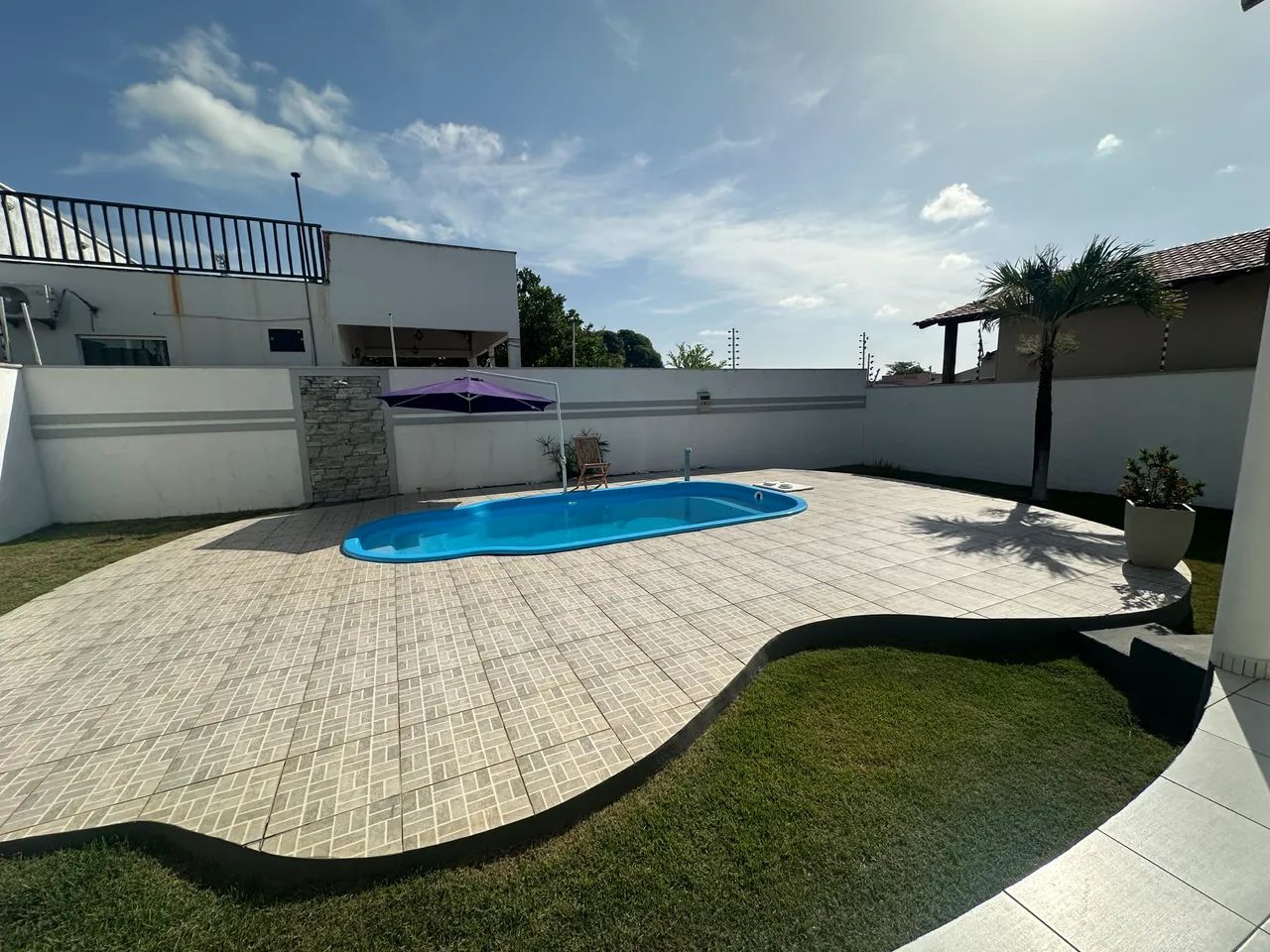 Casa 3 quartos  sendo 1 suite. Piscina. Park Caçari. Apta à financiamento.