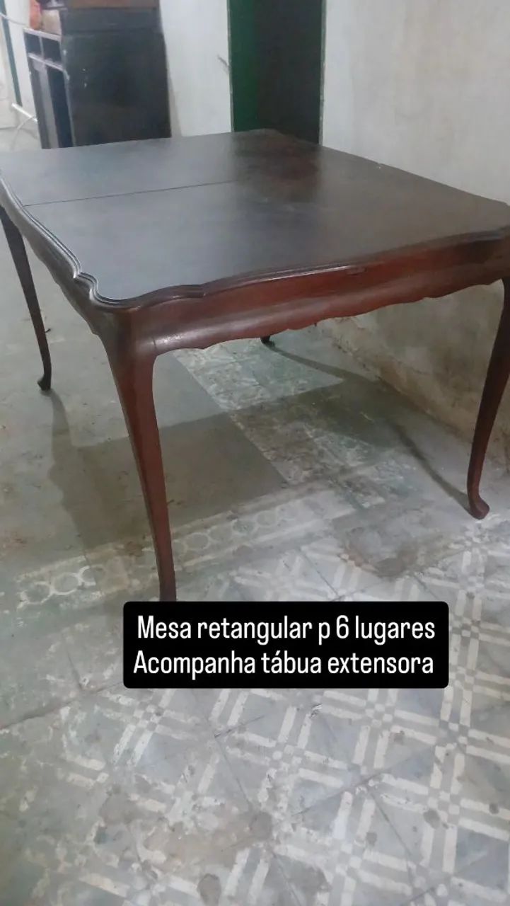 Mesa antiga em madeira