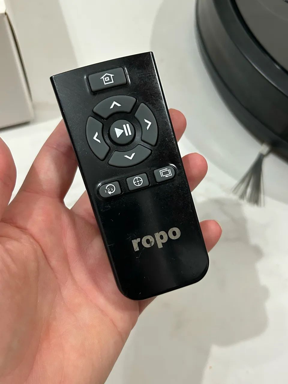Robô aspirador Ropo Glass 3 - Preto - com Wi-Fi/App + controle + kit de peças - Foto 5