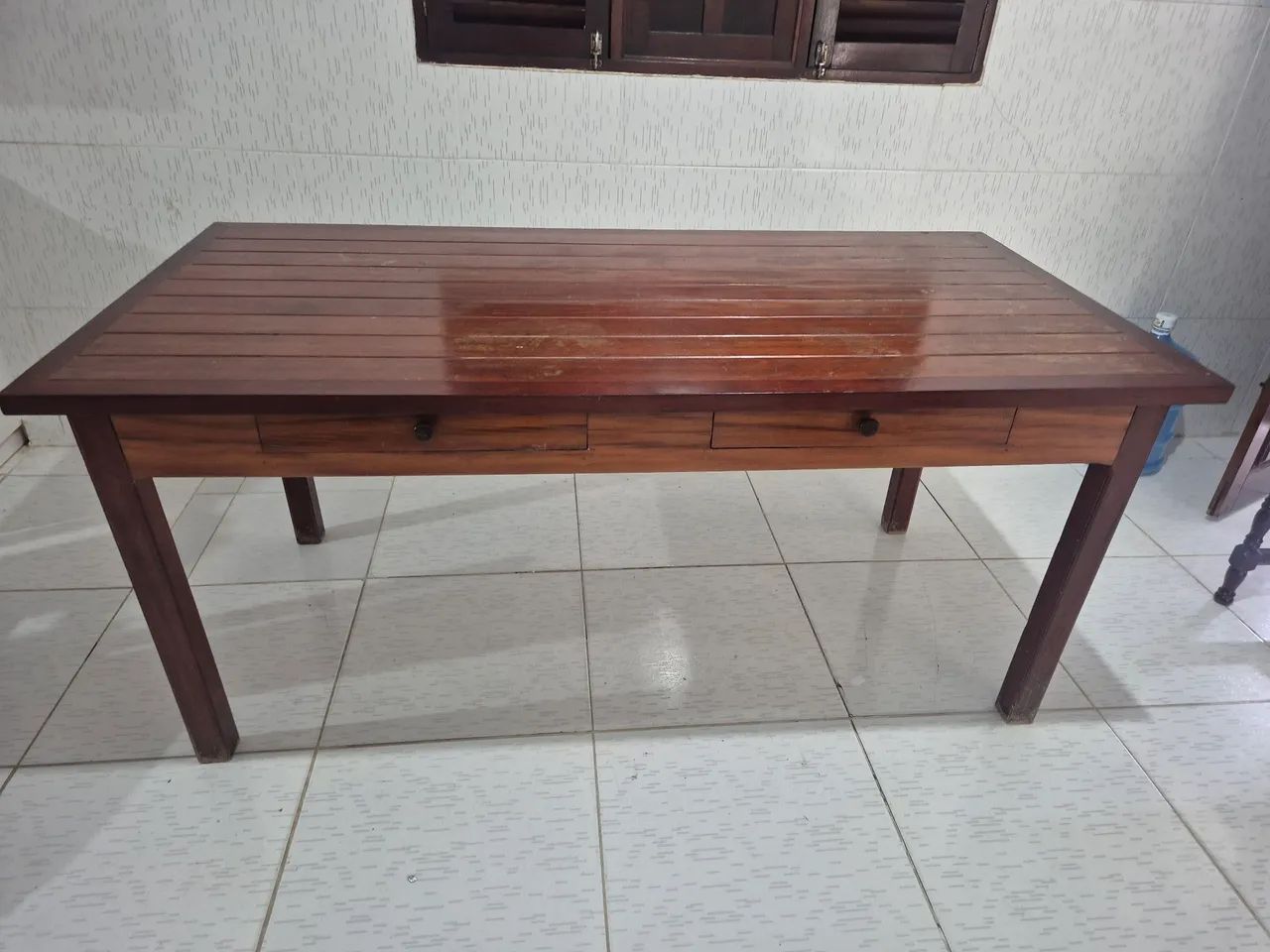 MESA DE JANTAR COM 6 CADEIRAS - MADEIRA MACIÇA - Foto 4