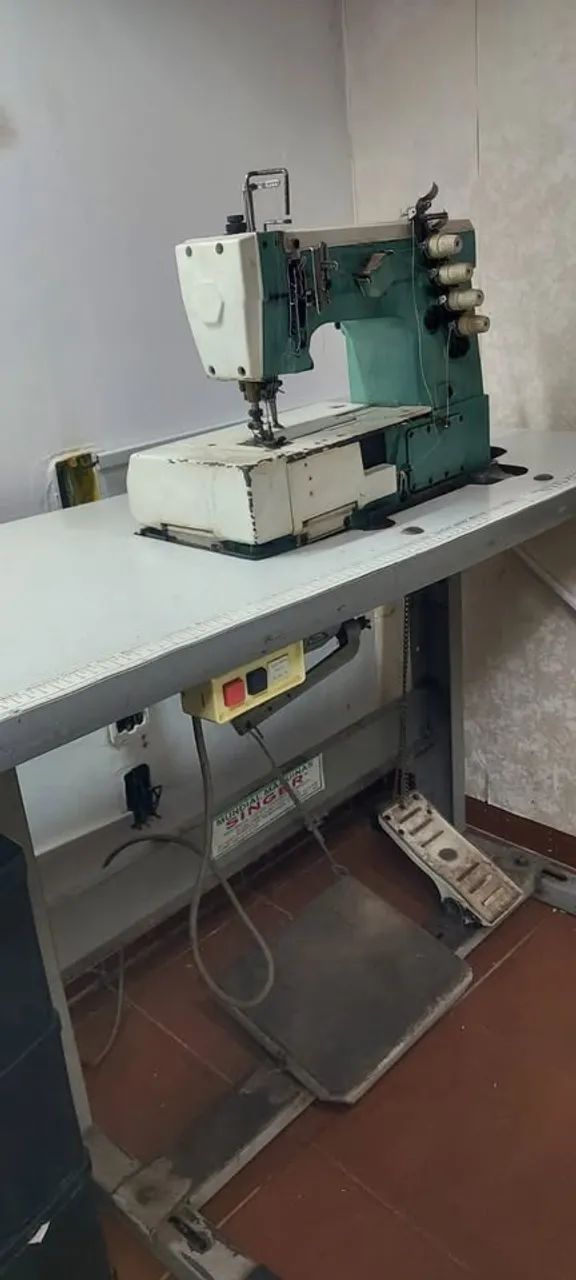 Maquina galoneira