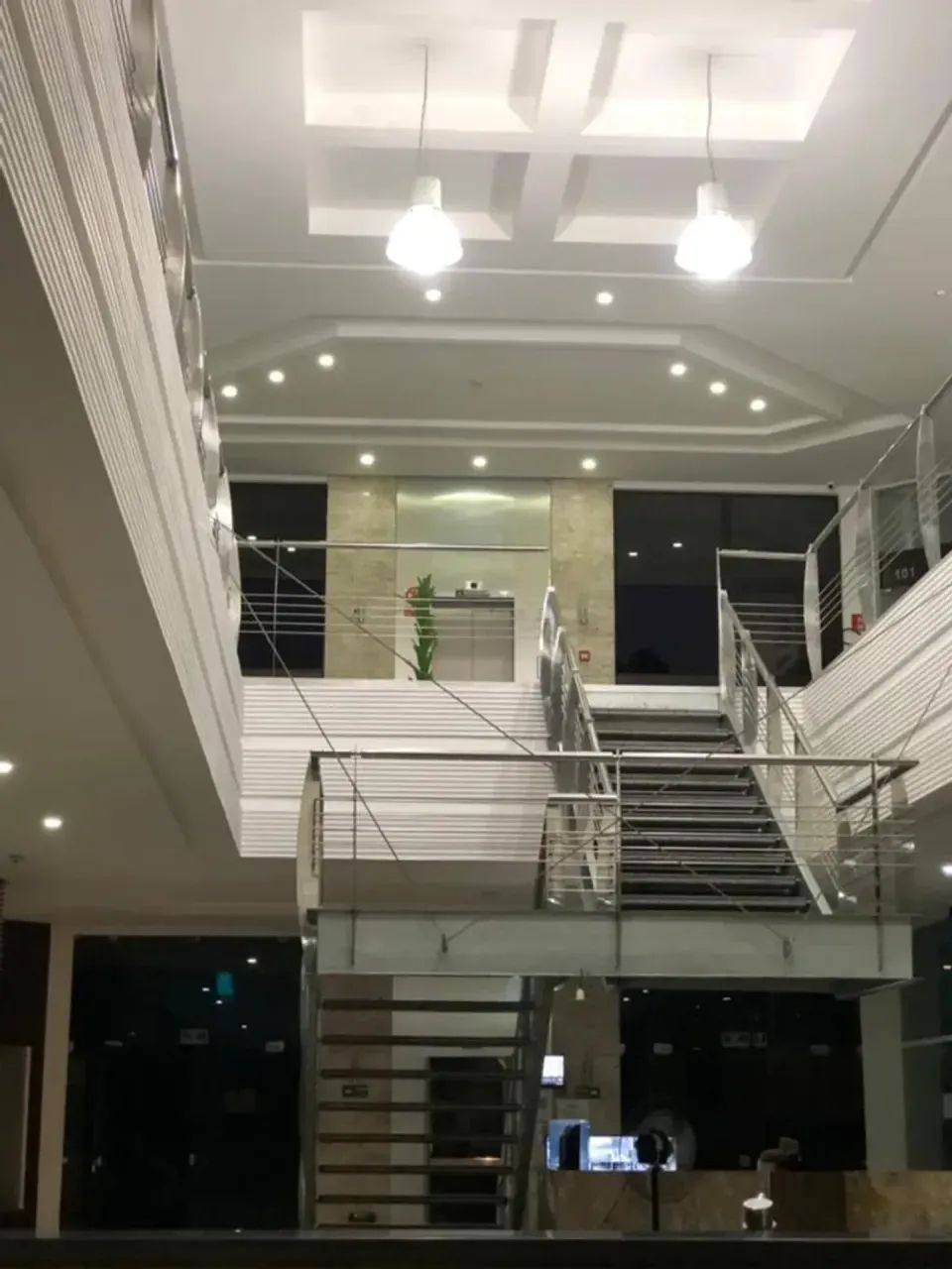 Sala Comercia mobiliada a venda no edifício Newton Almeida, com 46m²; R$ 185 mil. 3° andar - Foto 3