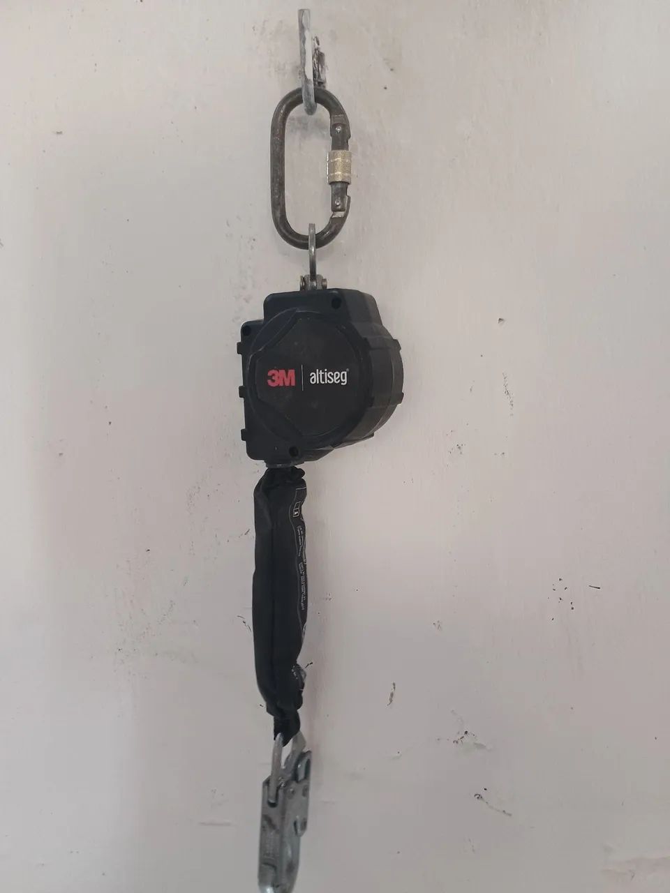 Talabarte com trava queda retrátil 3 metros da 3M - Foto 5