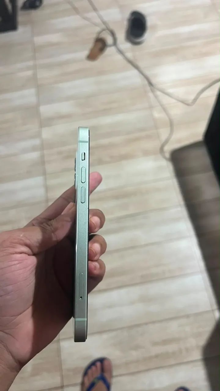 iPhone 12, 128 giga branco. Funcionando perfeitamente saúde da bateria 72% - Foto 3