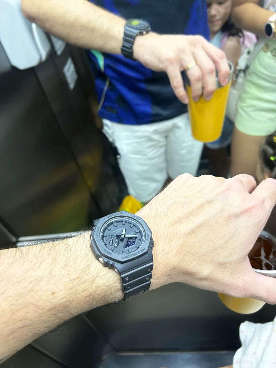 Gshock OAK 2100 semi novo 