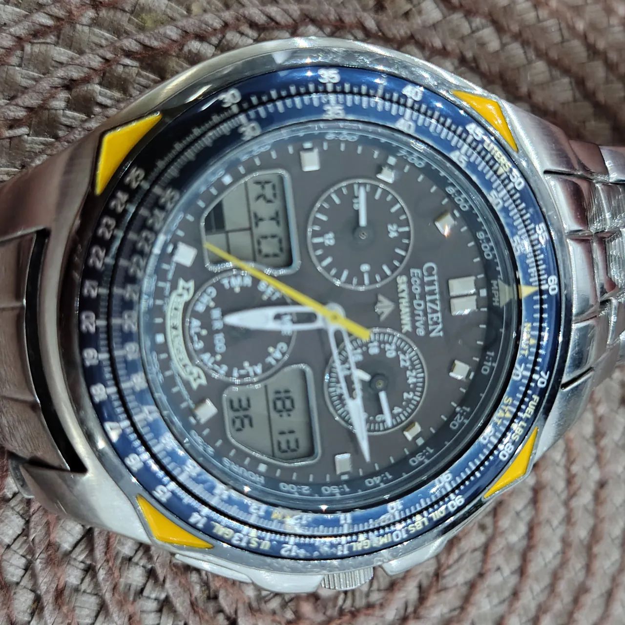 Relógio Citizen skyhawk BLUE Angela c651 - Foto 3