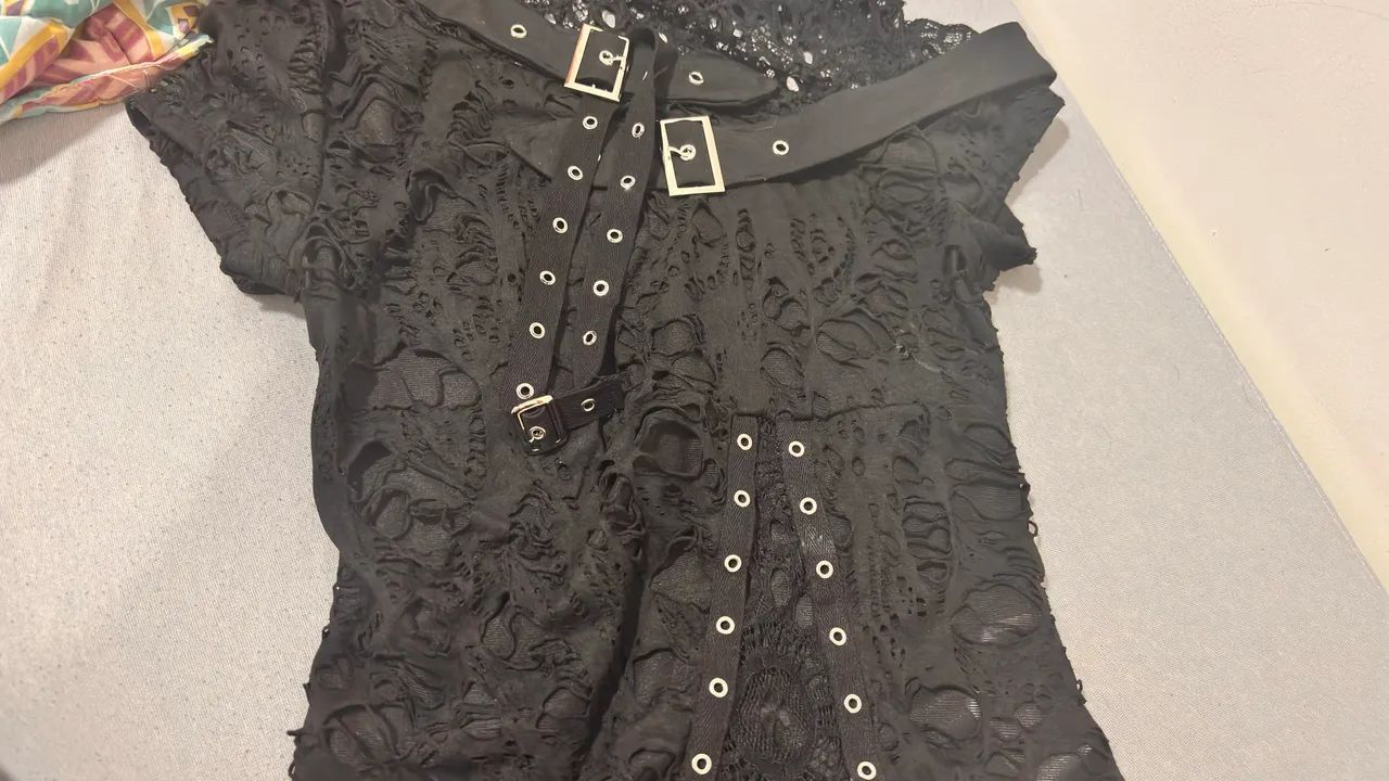 Blusinha gotica tamanho S - Foto 3