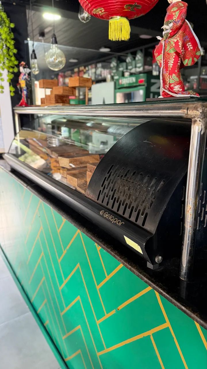 Vitrine refrigerada para sushi 