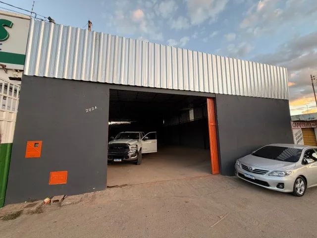 ALUGA-SE GALPÃO 300MT²