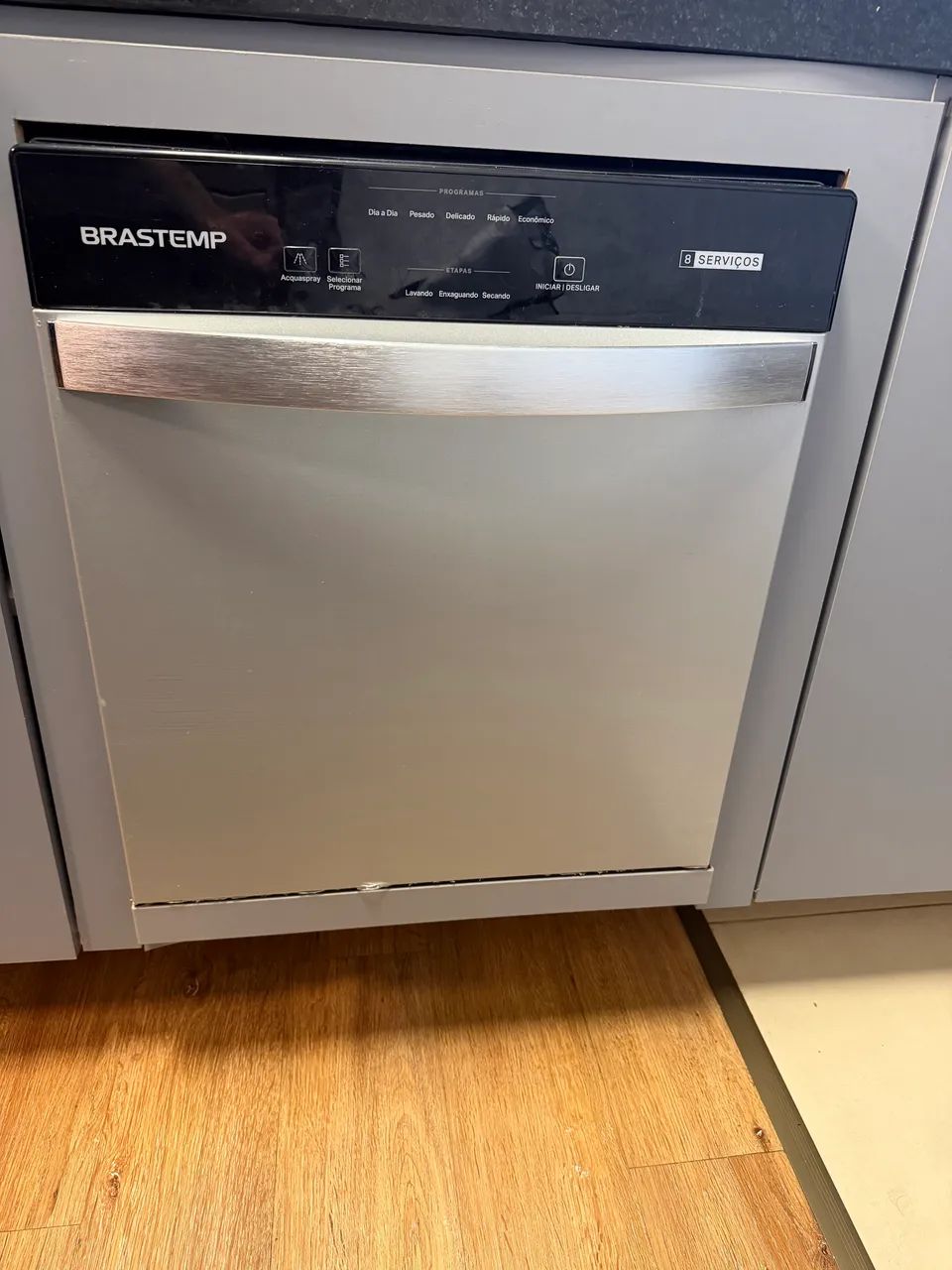 Máquina de lavar louças 8 serviços Brastemp 