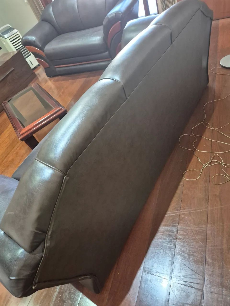 CONJUNTO DE SOFÁ COM MESA DE ESTAR - Foto 3