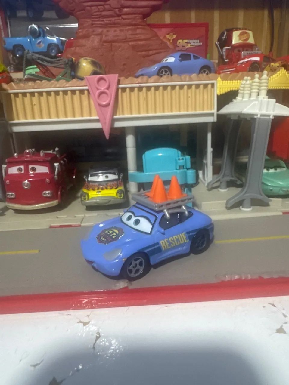 Miniaturas carros da Disney 