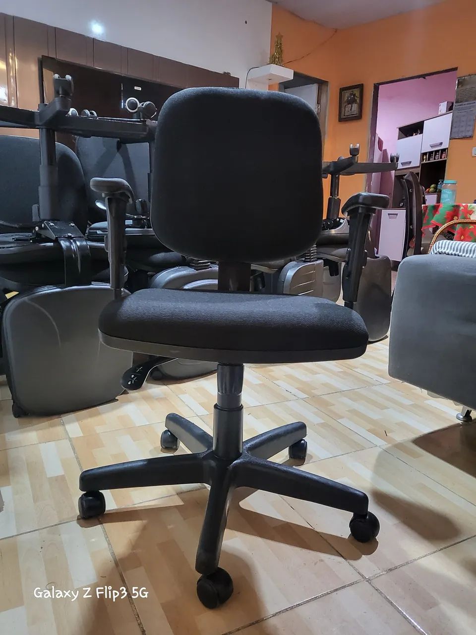 Cadeira Diretor para Escritório Semi Nova - Foto 3