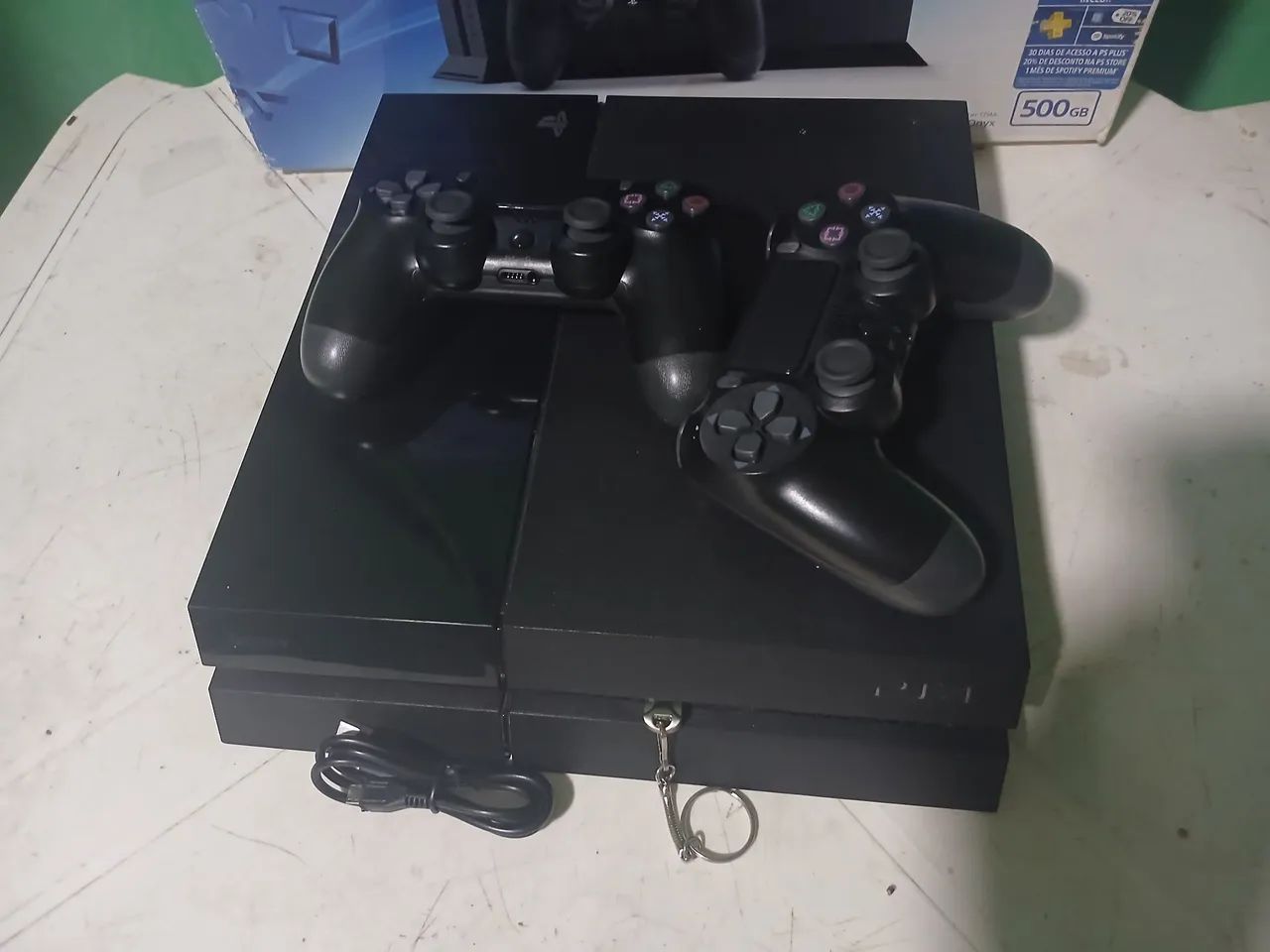 Playstation 4 + 2 controles - Foto 2