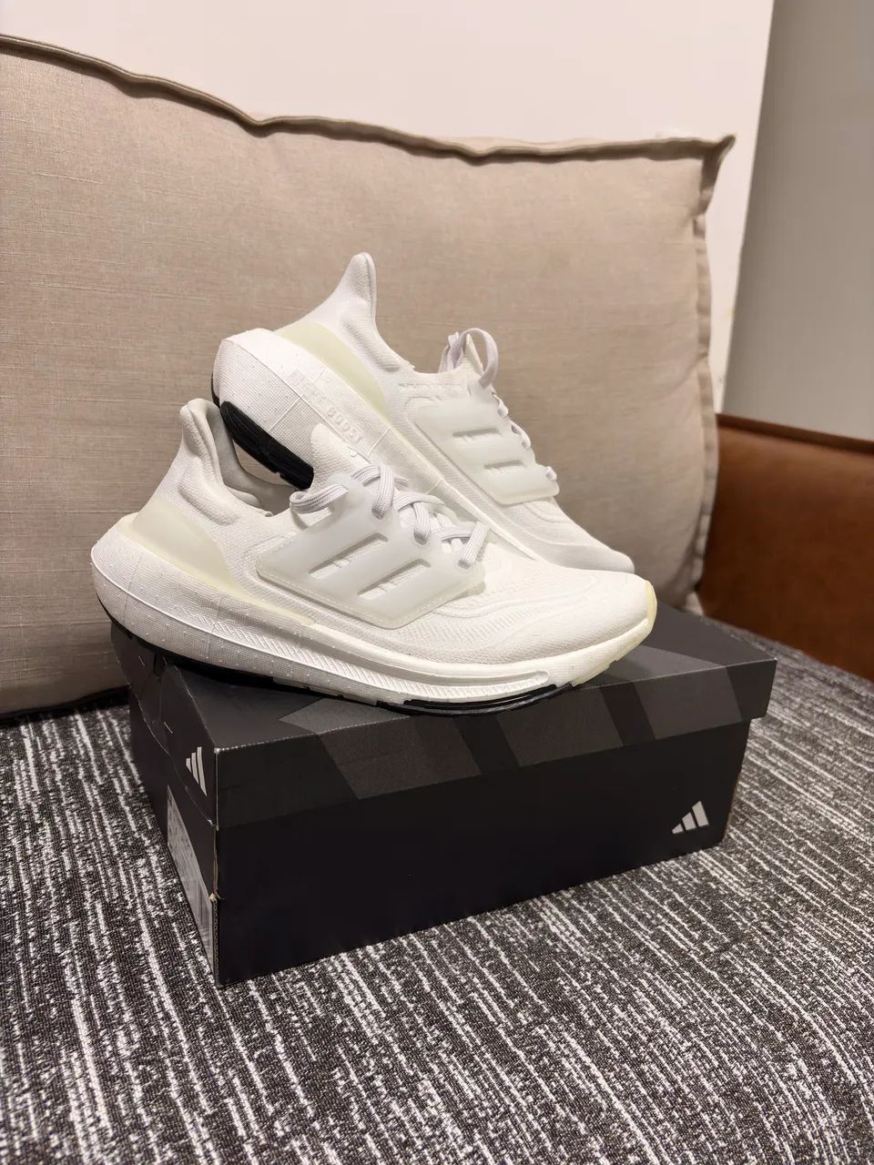 Tênis ULTRABOOST LIGHT W - Foto 5