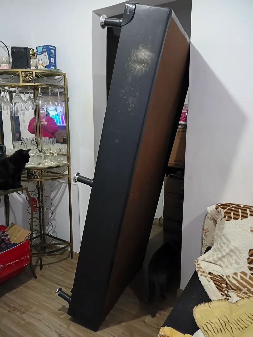 Vendo cama de solteiro box