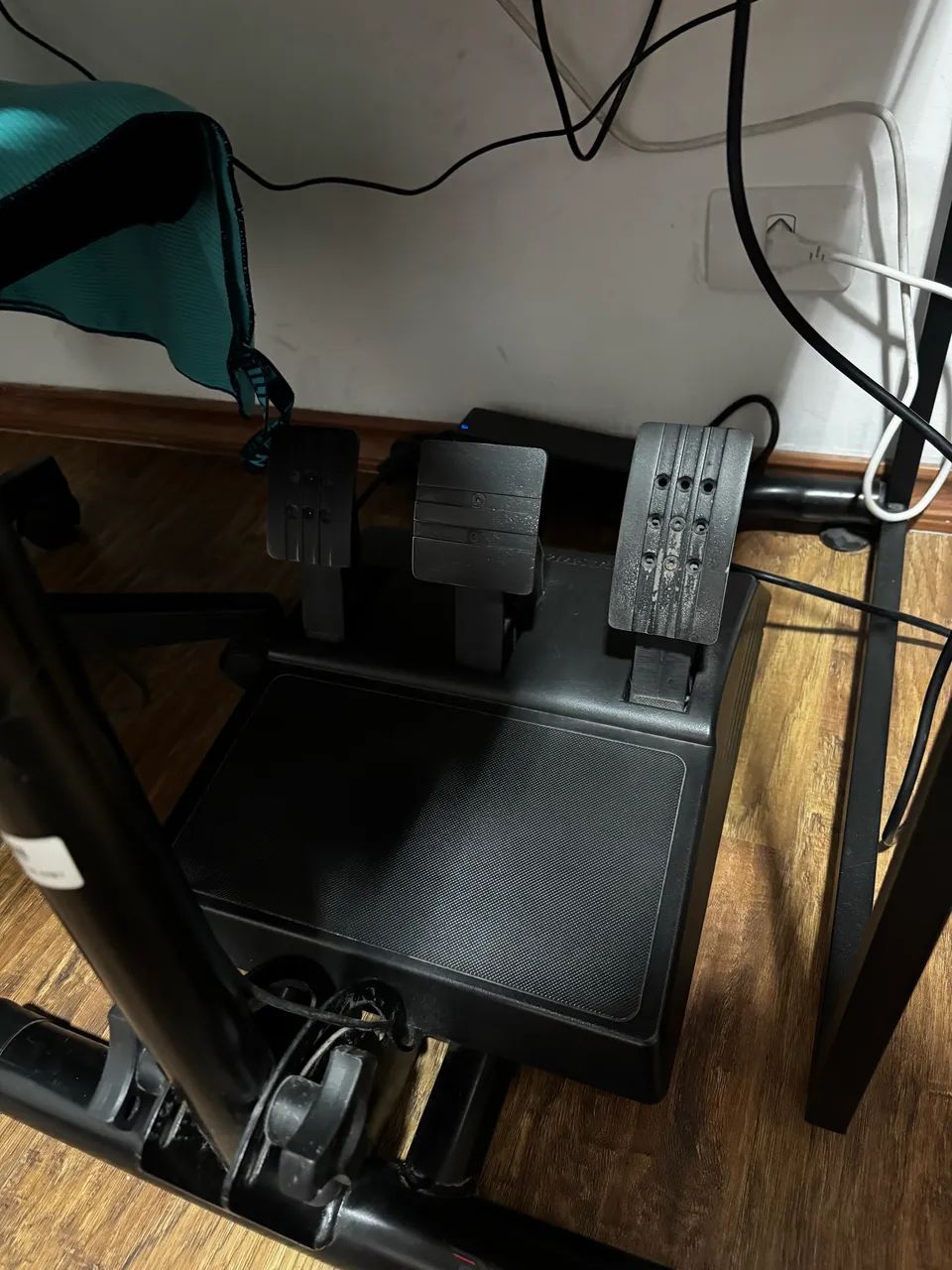 Thrustmaster T300 GT + 3 Aros + Pedais  - Foto 4
