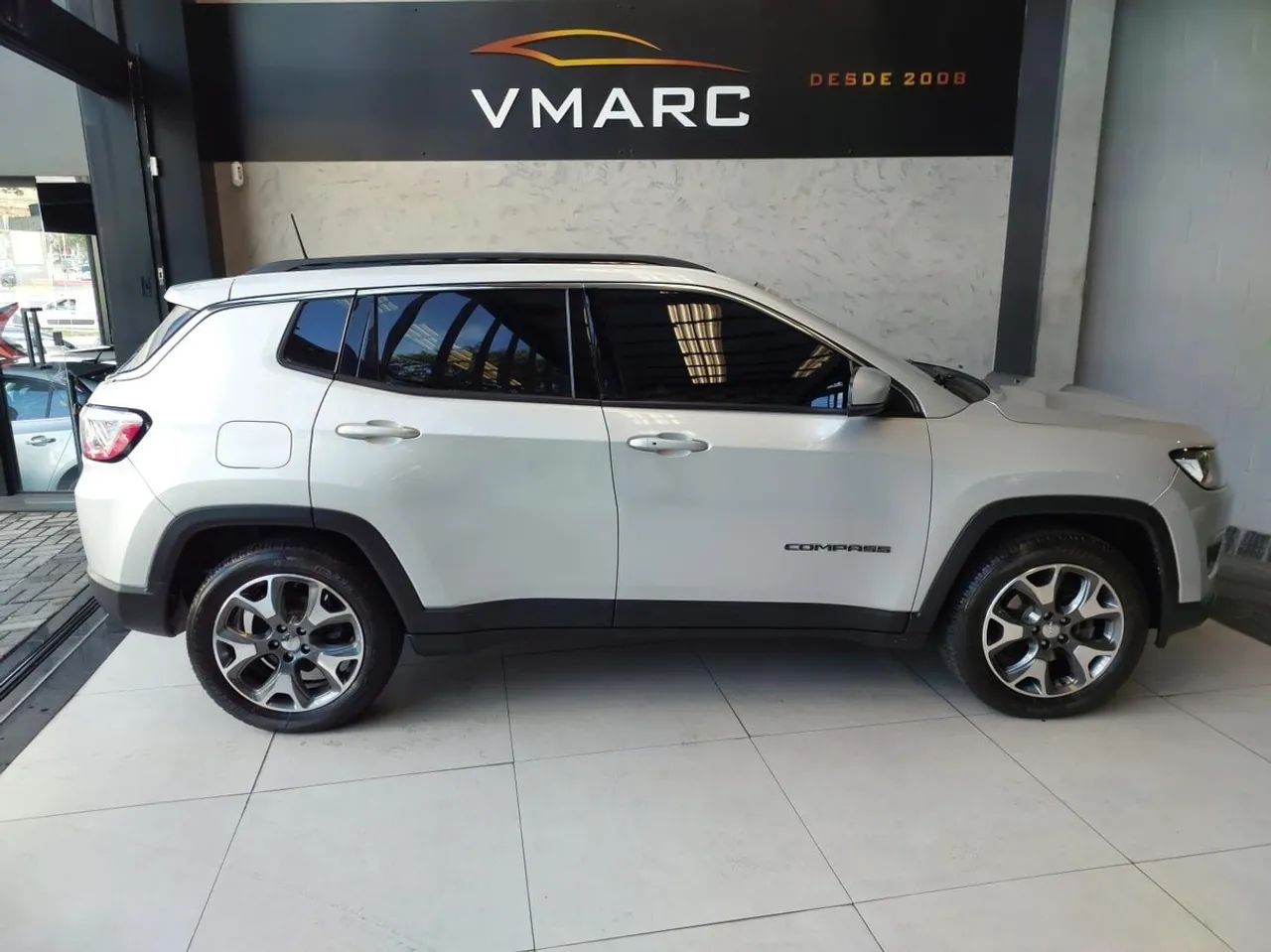 Jeep Compass Longitude 2.0 4X2 Flex 16V Aut. 2017 - Foto 2