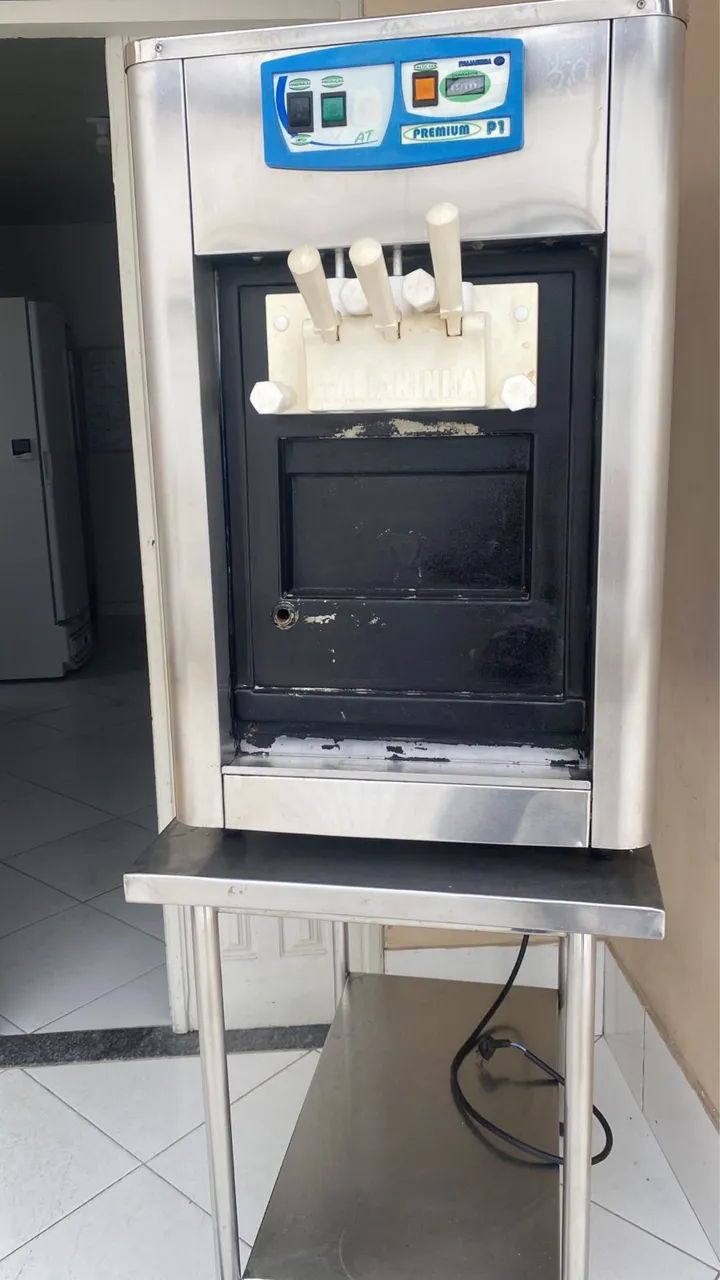 Máquina  de sorvete soft 3 bicos