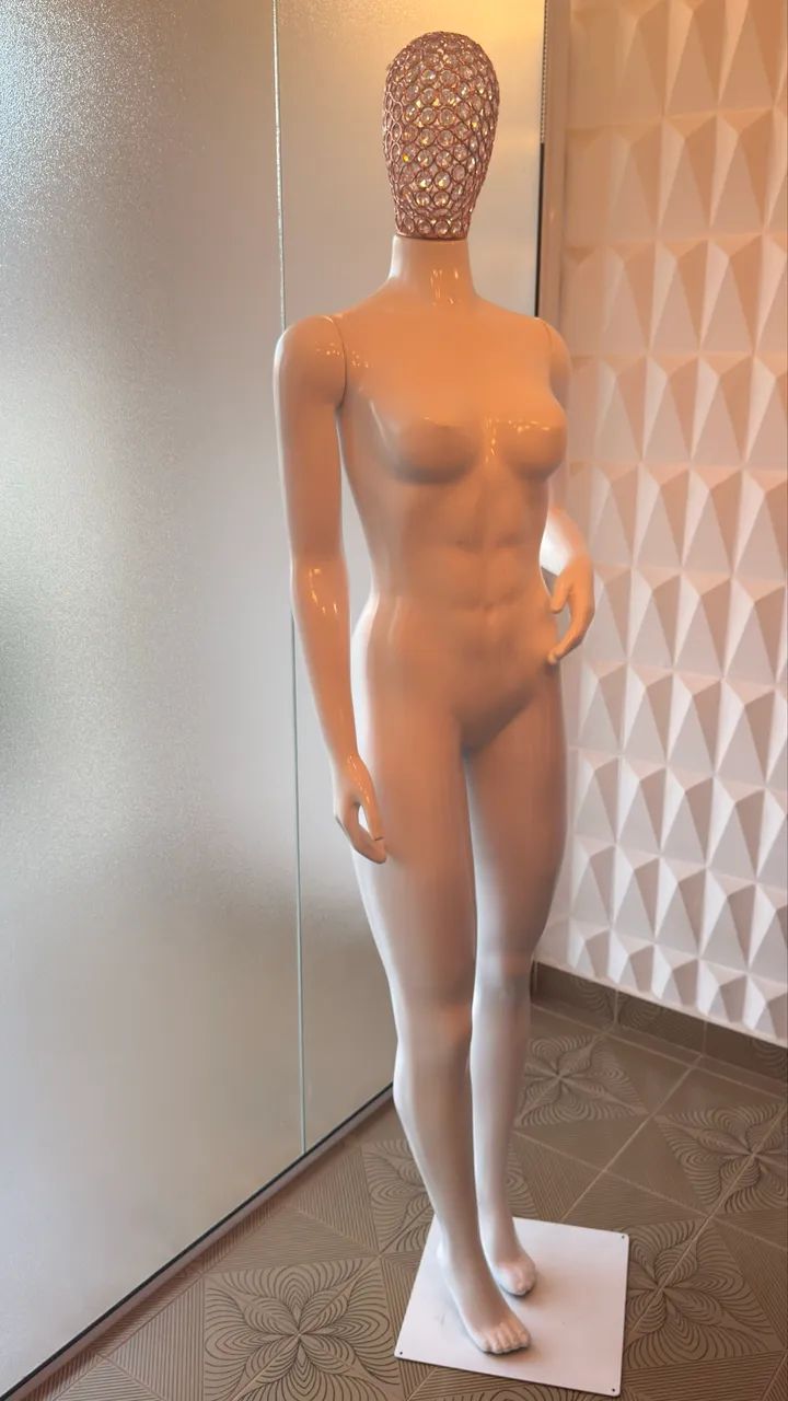 Manequim feminino cabeça aramada  - Foto 3