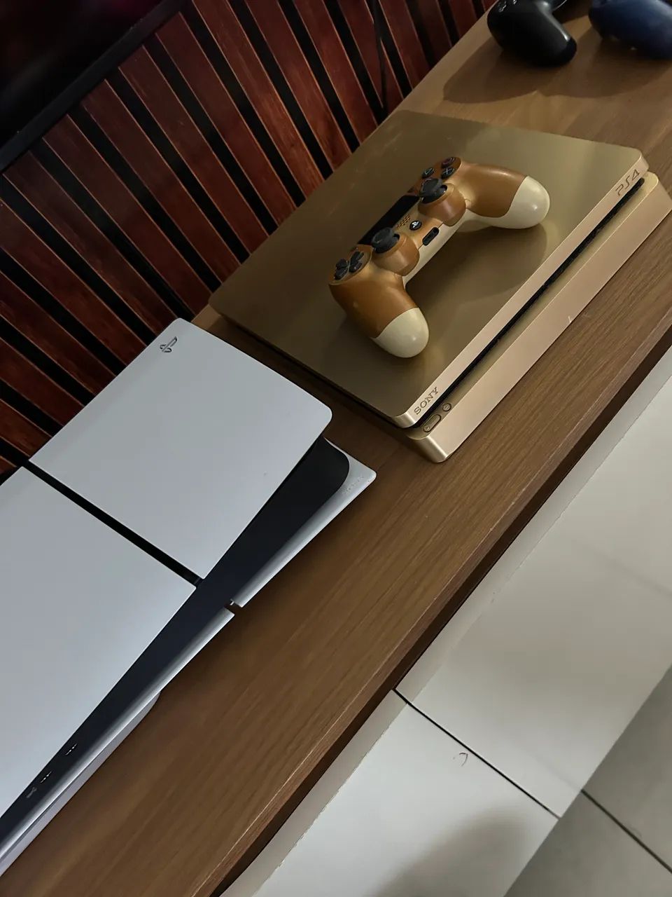Ps4slim 1tb perfeito estado 