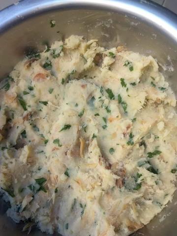 Bolinhos de bacalhau caseiro - Foto 2