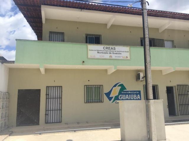 Aluga apartamento Centro Guaiúba, 1 quarto, Fino Acabamento, sem taxa de condomínio.