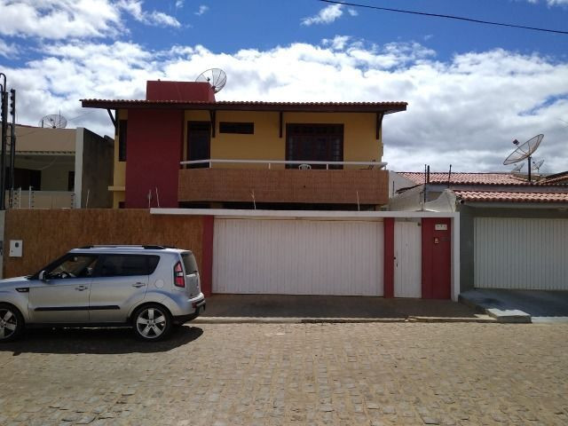 Excelente e ampla casa 3 suits e piscina Proximo a Faculdades, e comercio e Hospital - Foto 2