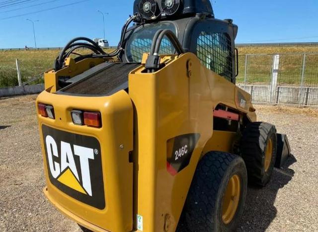 Mini Carregadeira Cat 246c