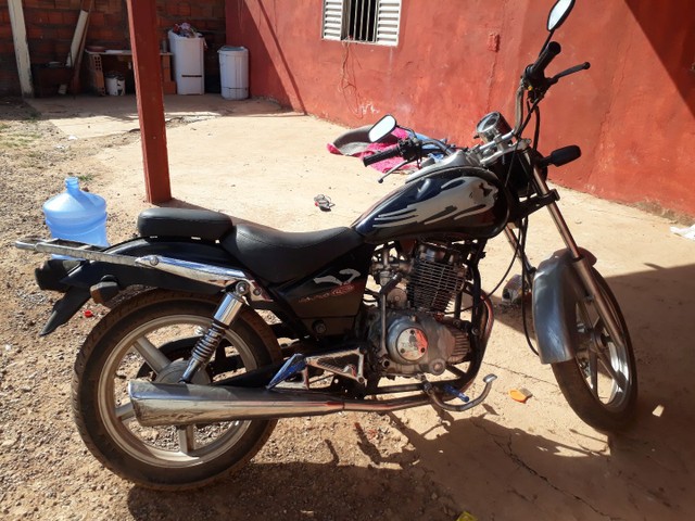 MOTO SUZUKI