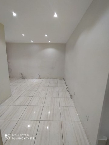 Sala comercial no BNH  R$ 700