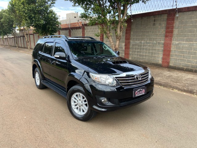 TOYOTA HILUX SW4 2015 3.0 SRV DIESEL 7 LUGARES AUTOMÁTICO 4X4