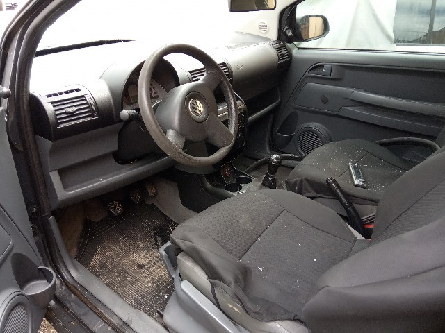 Sucata de Vw Fox 1.0 2p 2004 - Somente para peças - Foto 5