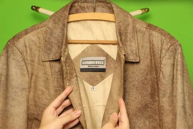 jaqueta de couro marrom - Foto 2