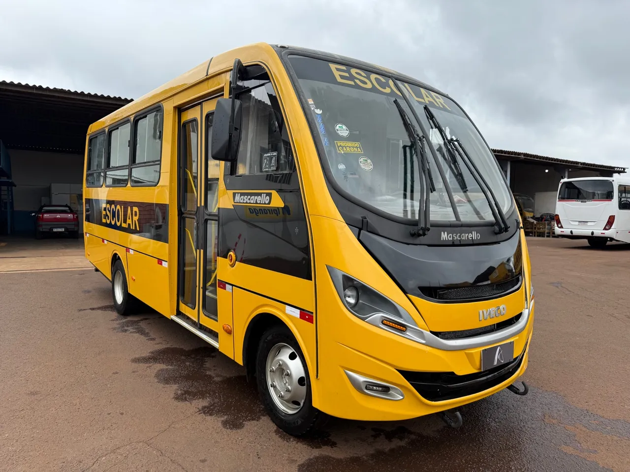 Microônibus escolar mascarello iveco ano 2016 com 29 lugares em cascavel Paraná