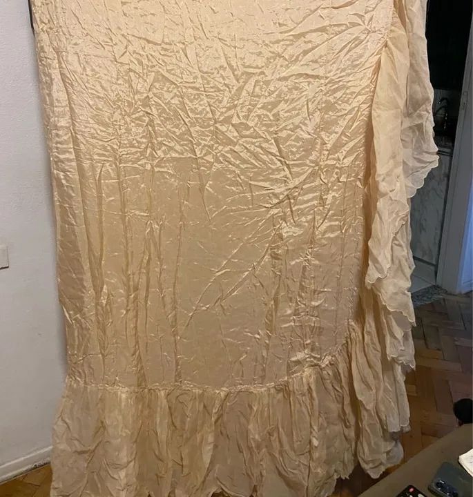 Toalha de mesa acetinada dourada - Foto 2