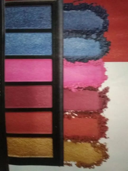 Paleta de sombras Disney ( Avon)edição  limitada - Foto 3