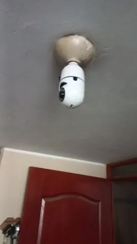 Câmera Segurança Wifi Dupla-lentes + Cartão de 32g para gravação - Foto 6